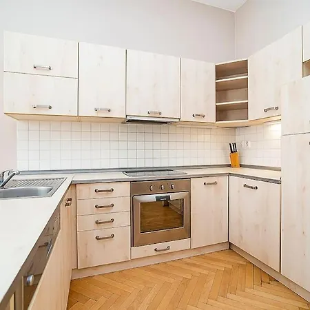 Cozy And Sunny In Uptown Appartement Prague