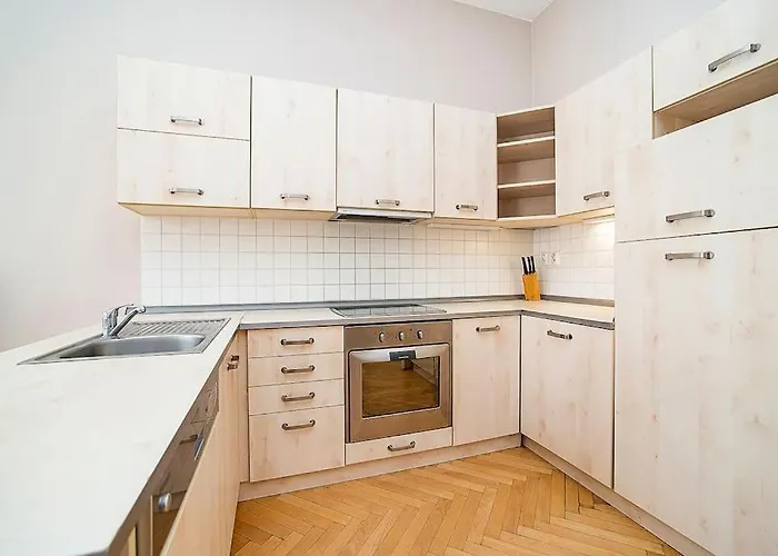 Cozy And Sunny In Uptown Appartement Prague