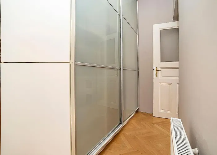 Cozy And Sunny In Uptown Appartement Prague